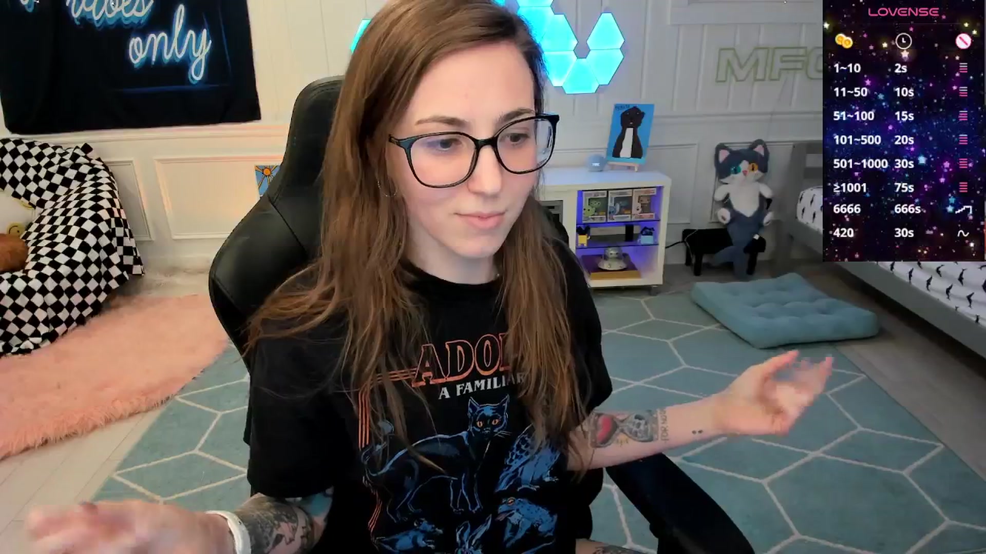 Gallery image thumbnail from TheSharkQueen's myfreecams stream on, 01/17/2026, 08:36 image 6 of 20
