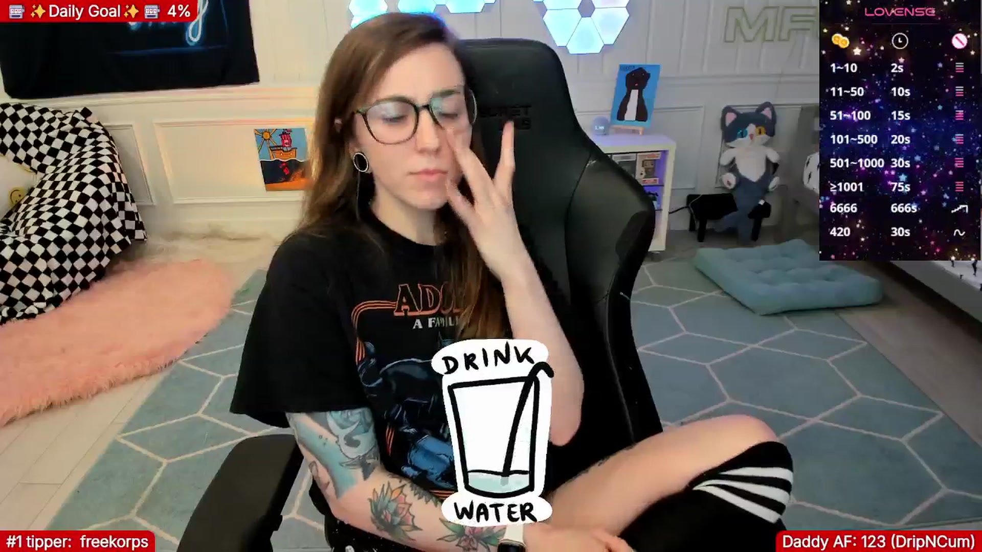 Gallery image thumbnail from TheSharkQueen's myfreecams stream on, 01/17/2026, 08:36 image 15 of 20