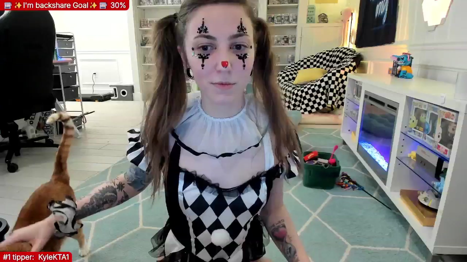 Gallery image thumbnail from TheSharkQueen's myfreecams stream on, 01/22/2026, 06:32 image 13 of 20