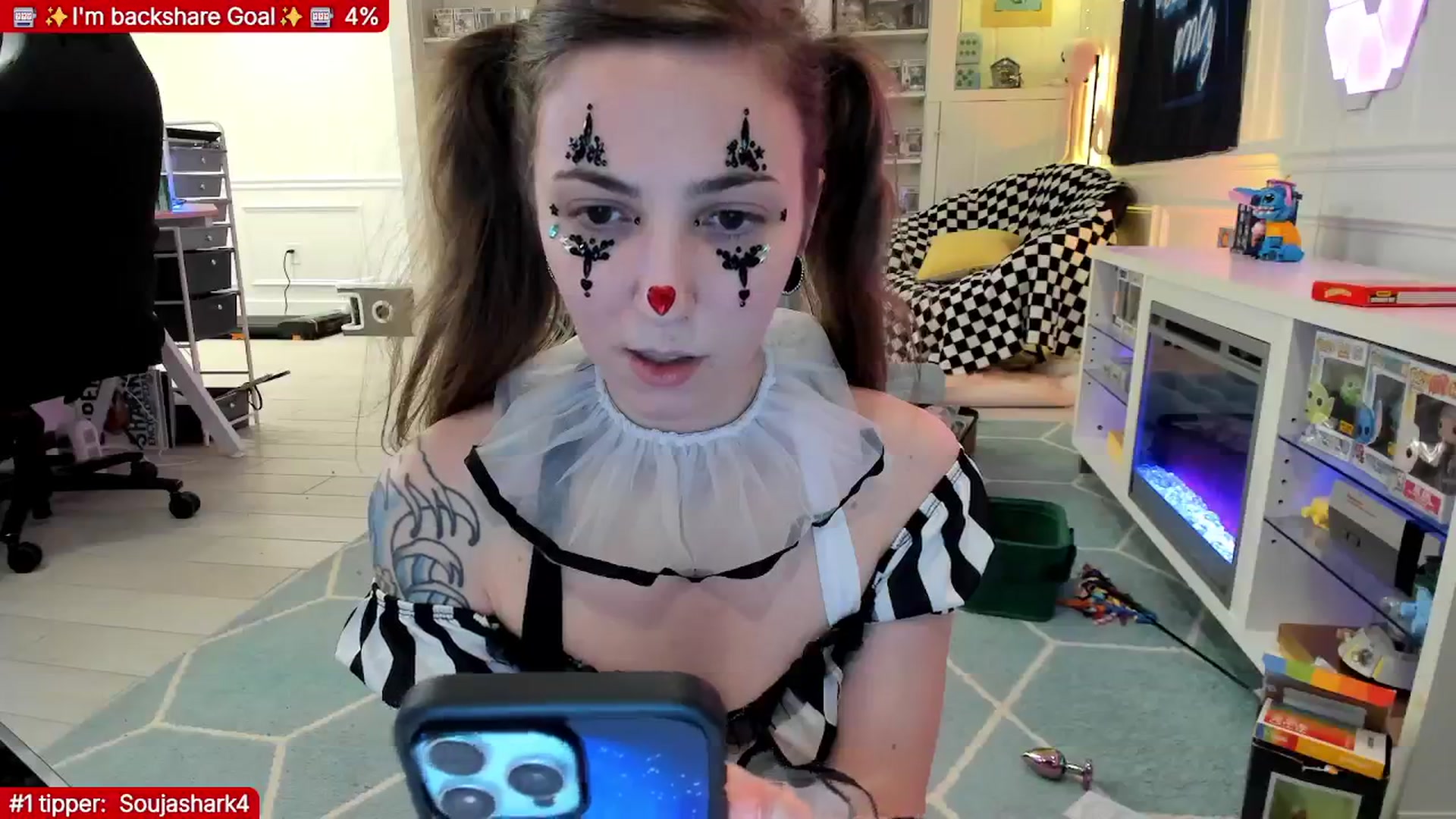 Gallery image thumbnail from TheSharkQueen's myfreecams stream on, 01/22/2026, 06:32 image 9 of 20