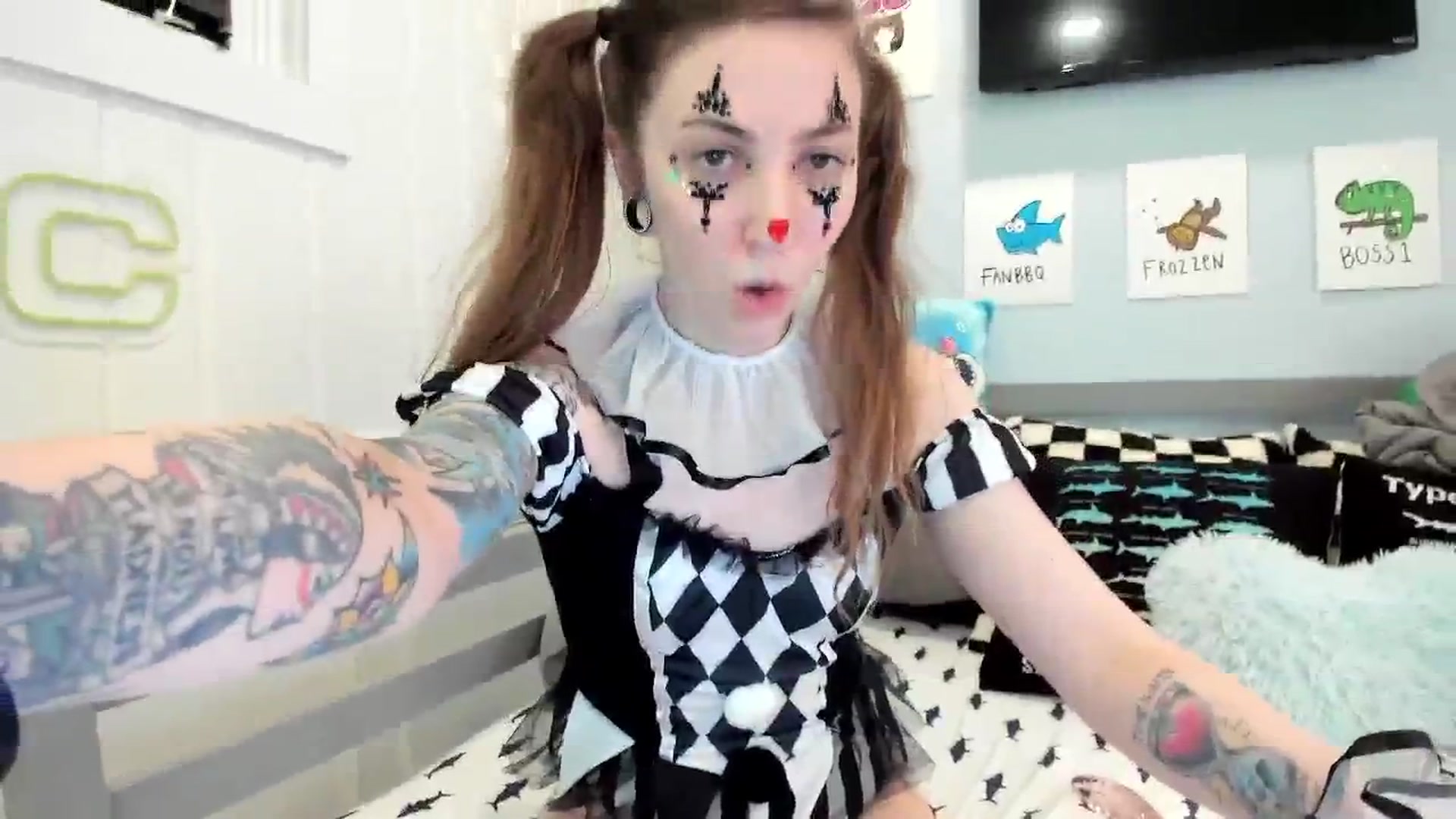 Gallery image thumbnail from TheSharkQueen's myfreecams stream on, 01/22/2026, 06:32 image 20 of 20