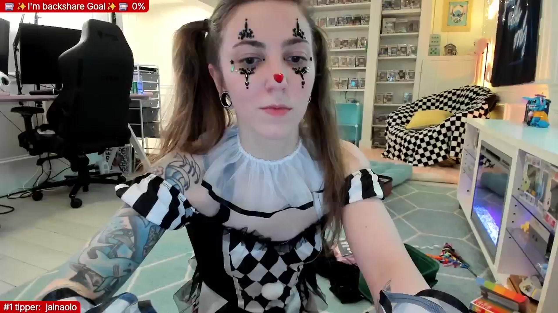 Gallery image thumbnail from TheSharkQueen's myfreecams stream on, 01/22/2026, 06:32 image 2 of 20