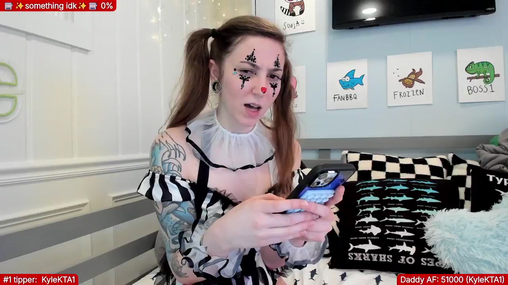 Gallery image thumbnail from TheSharkQueen's myfreecams stream on, 01/22/2026, 07:27 image 17 of 20