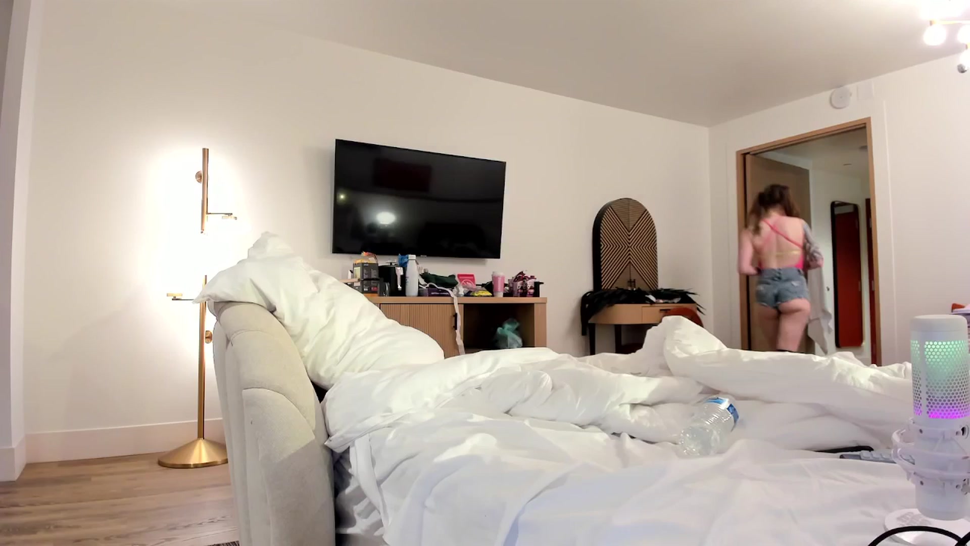 Gallery image thumbnail from TheSharkQueen's myfreecams stream on, 01/24/2026, 04:37 image 19 of 20