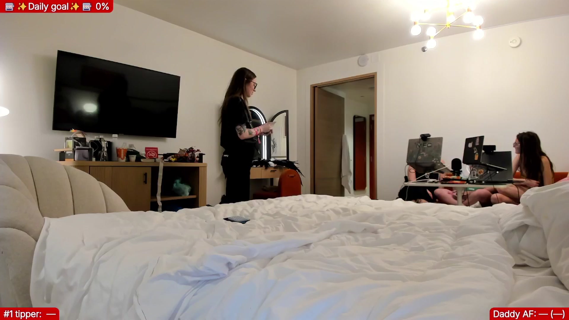 Gallery image thumbnail from TheSharkQueen's myfreecams stream on, 01/25/2026, 03:34 image 2 of 20