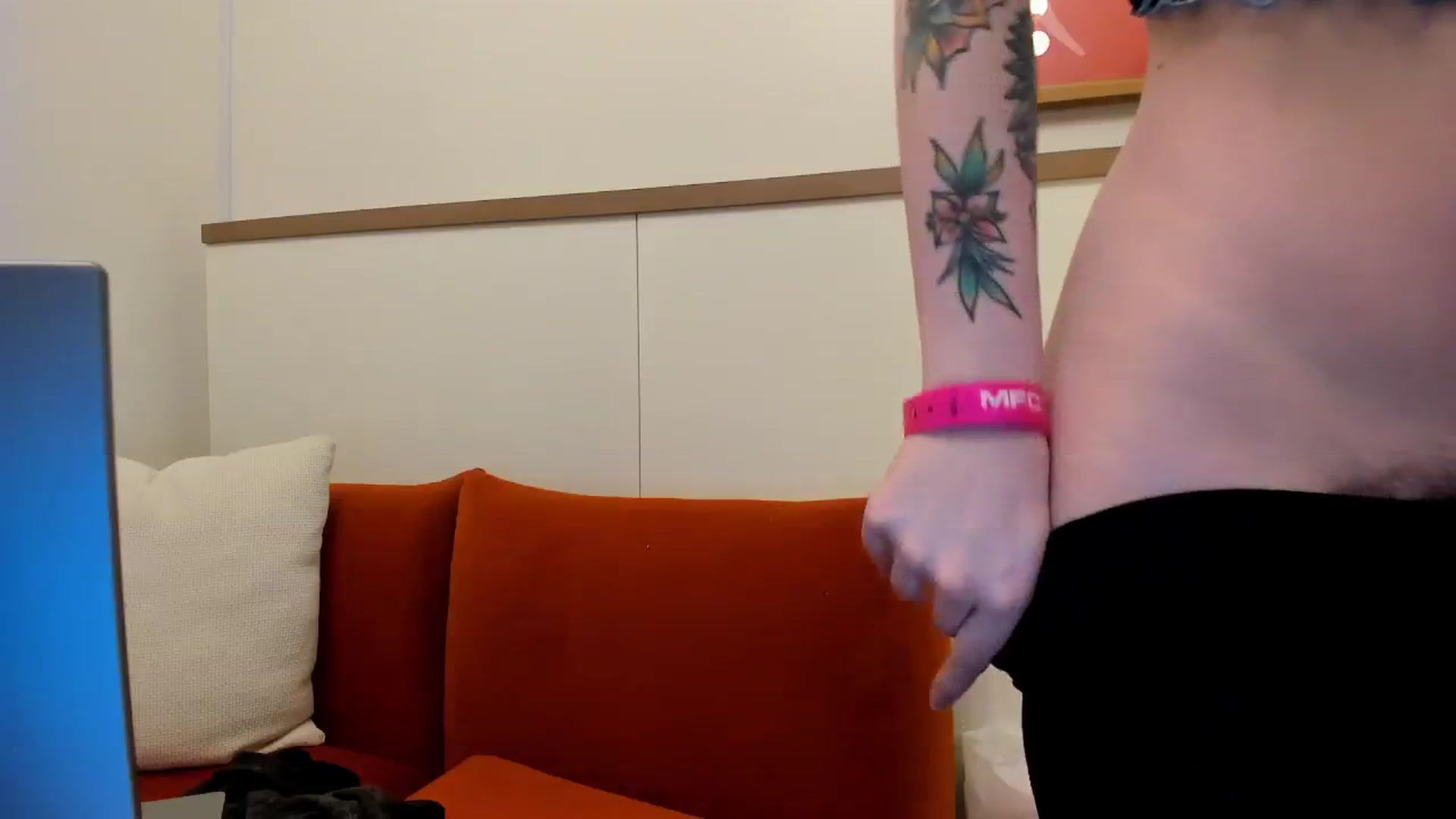 Gallery image thumbnail from TheSharkQueen's myfreecams stream on, 01/25/2026, 03:34 image 9 of 20