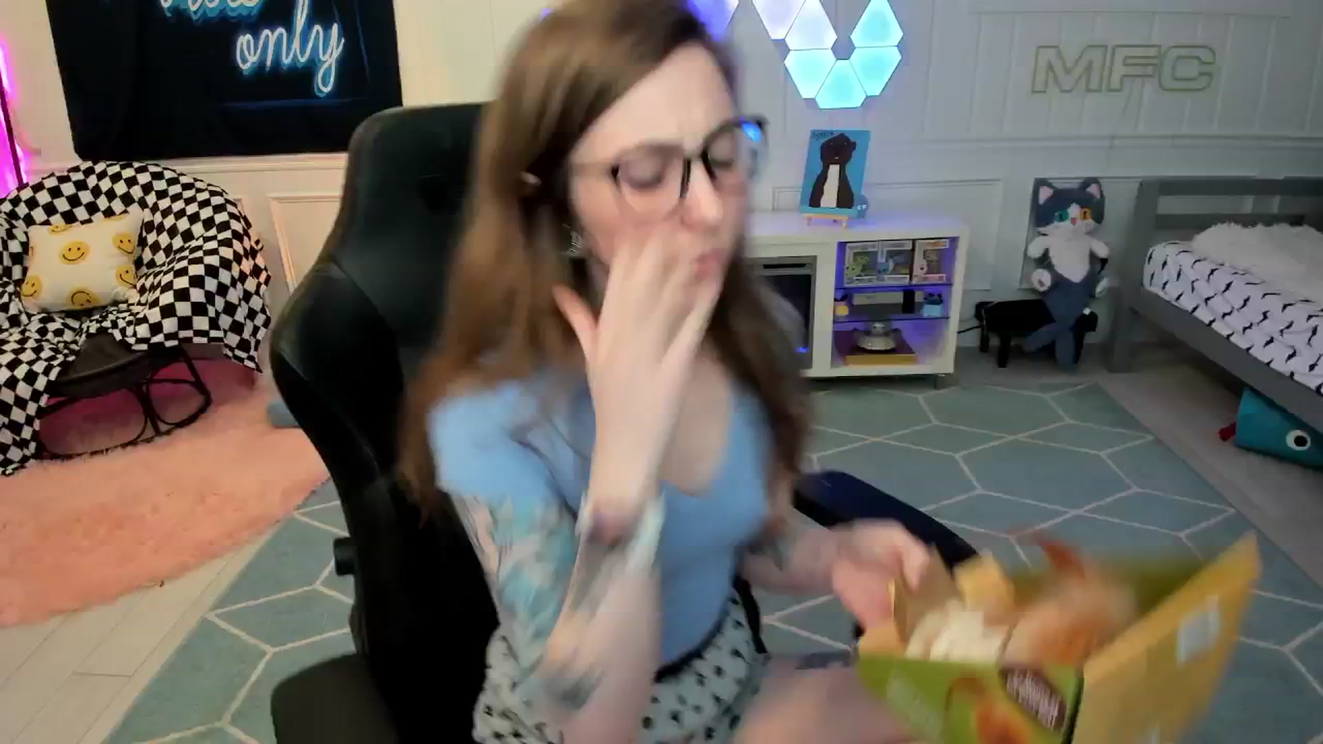 Gallery image thumbnail from TheSharkQueen's myfreecams stream on, 02/03/2026, 06:10 image 15 of 20