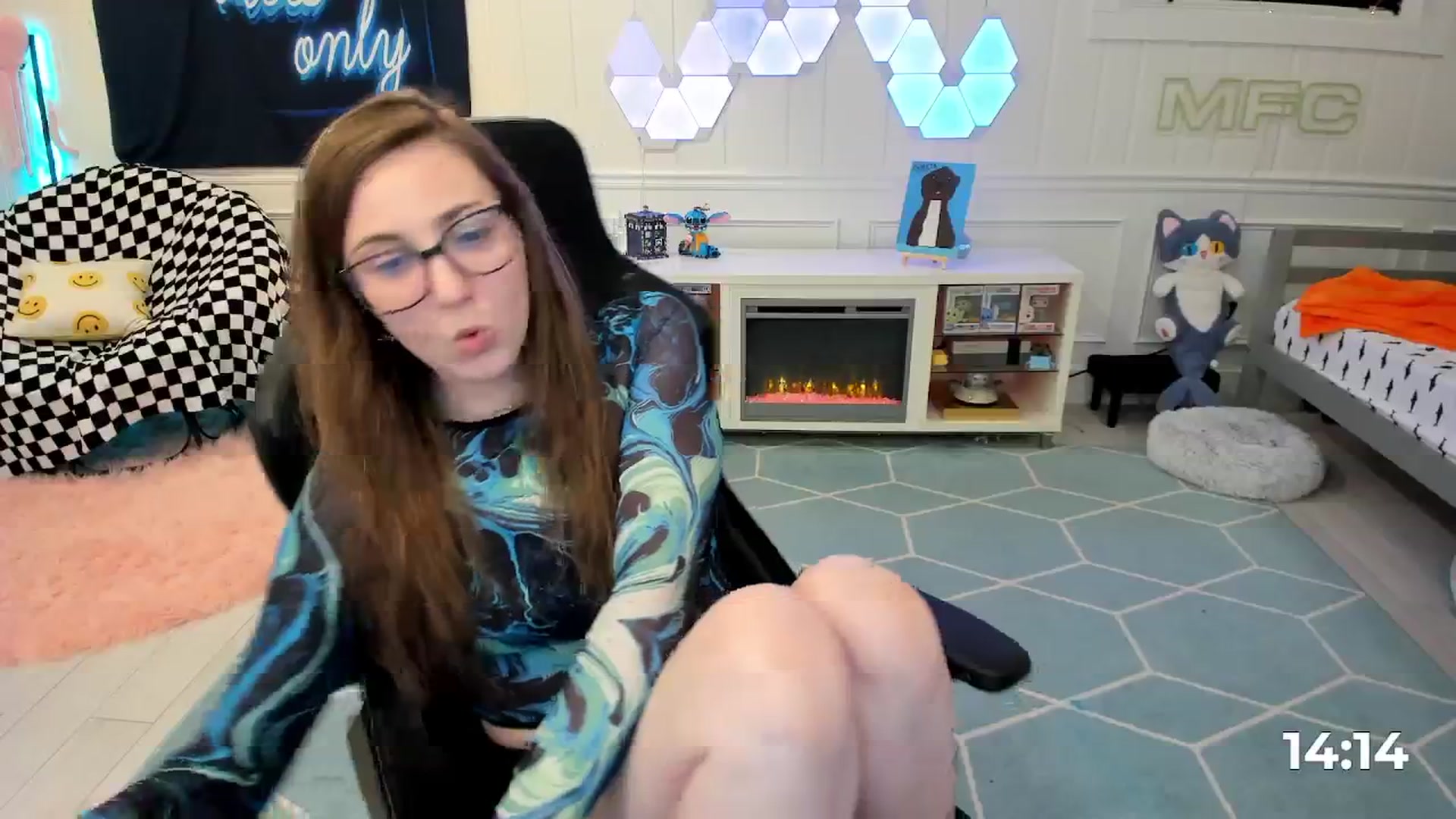 Gallery image thumbnail from TheSharkQueen's myfreecams stream on, 02/12/2026, 04:24 image 10 of 20