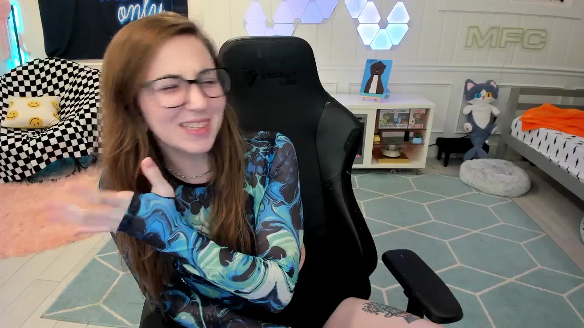 Gallery image thumbnail from TheSharkQueen's myfreecams stream on, 02/12/2026, 04:24 image 15 of 20