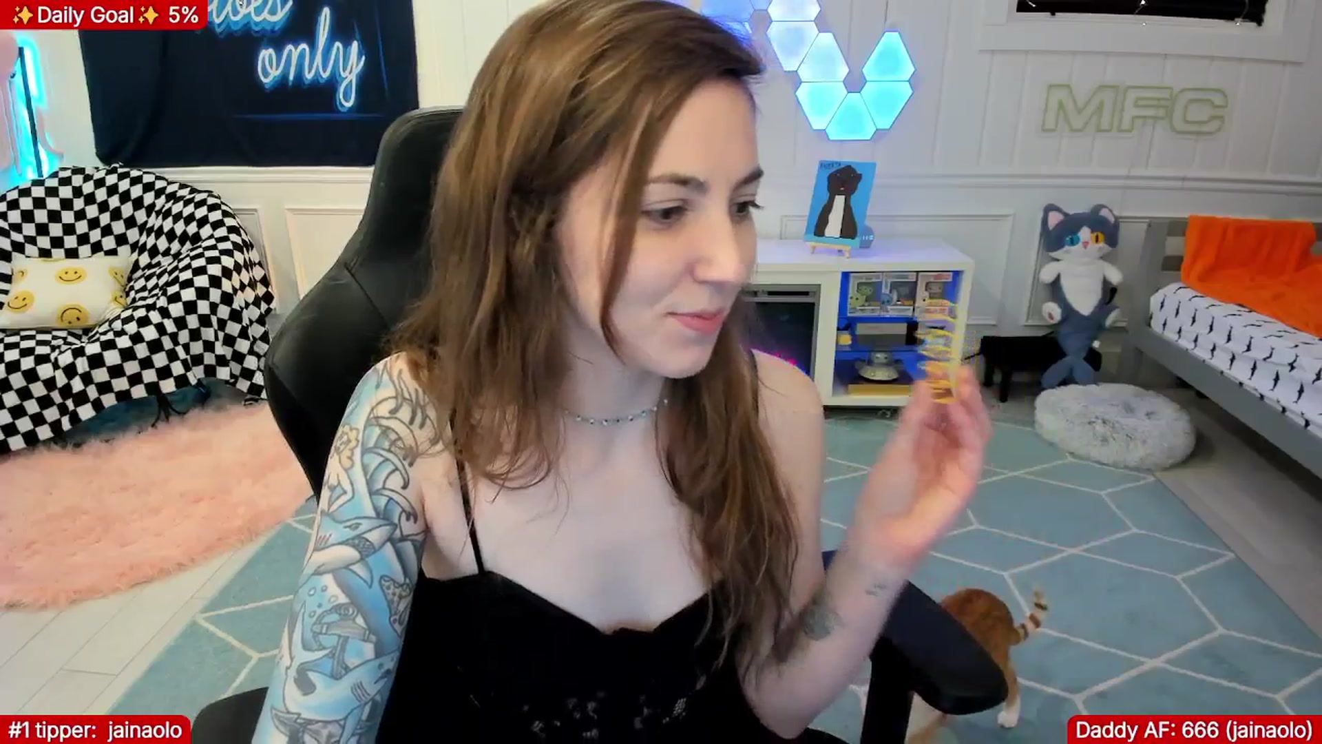 Gallery image thumbnail from TheSharkQueen's myfreecams stream on, 02/14/2026, 06:36 image 4 of 20