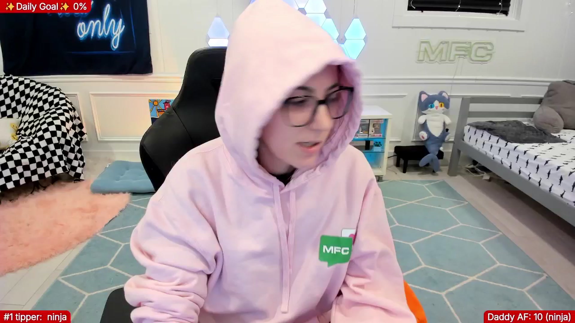 Gallery image thumbnail from TheSharkQueen's myfreecams stream on, 02/18/2026, 02:04 image 20 of 20