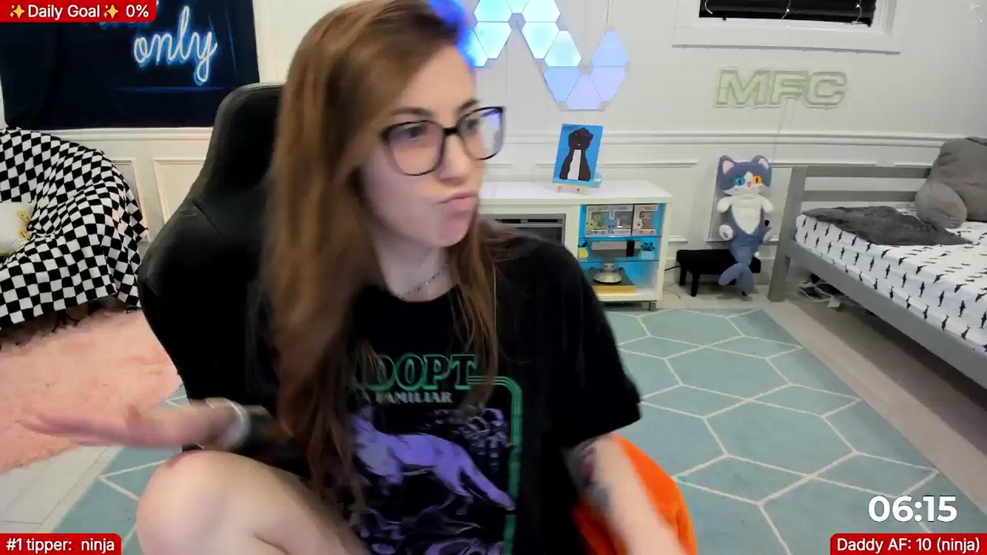 Gallery image thumbnail from TheSharkQueen's myfreecams stream on, 02/18/2026, 02:04 image 12 of 20