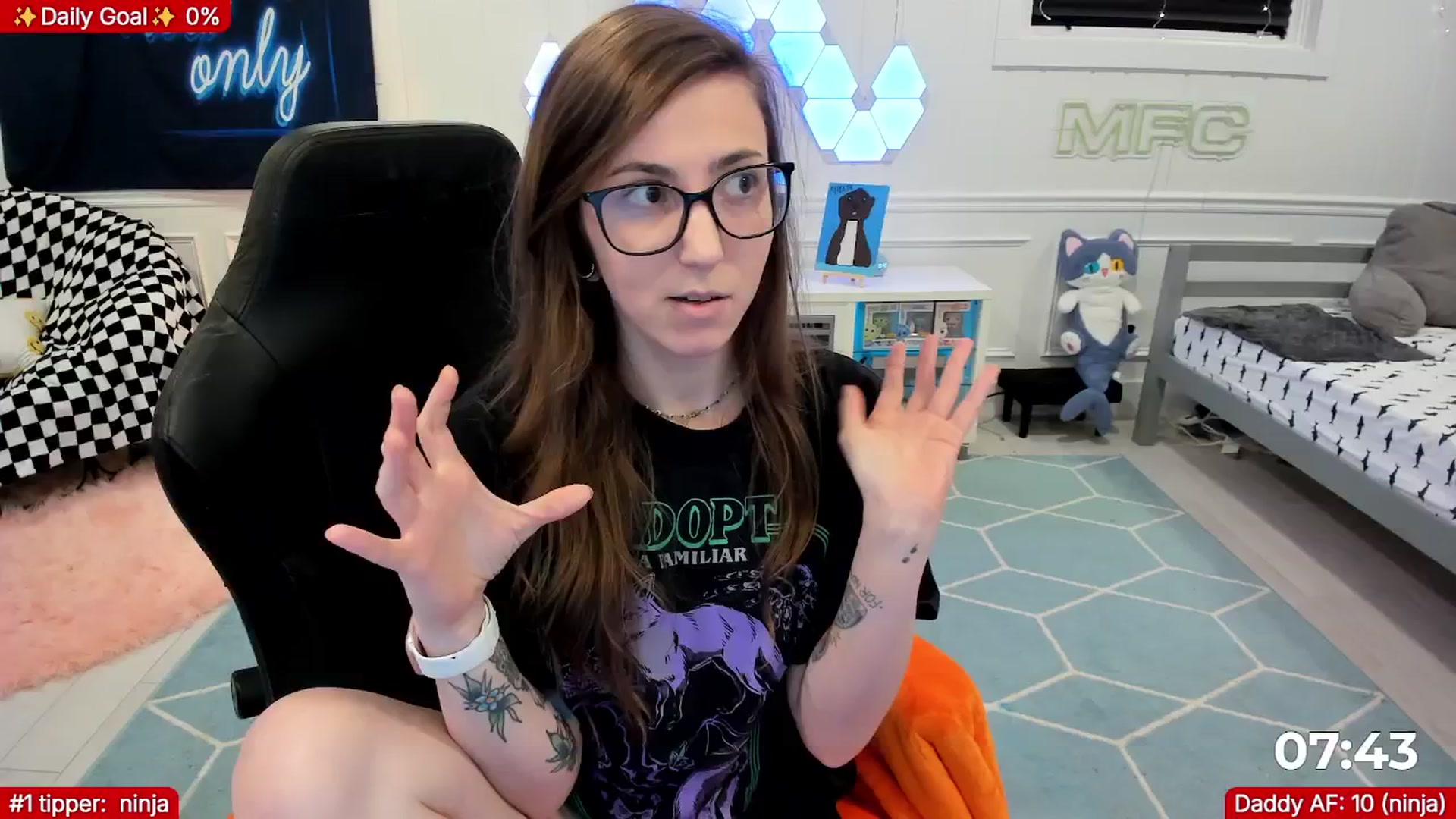 Gallery image thumbnail from TheSharkQueen's myfreecams stream on, 02/18/2026, 02:04 image 11 of 20