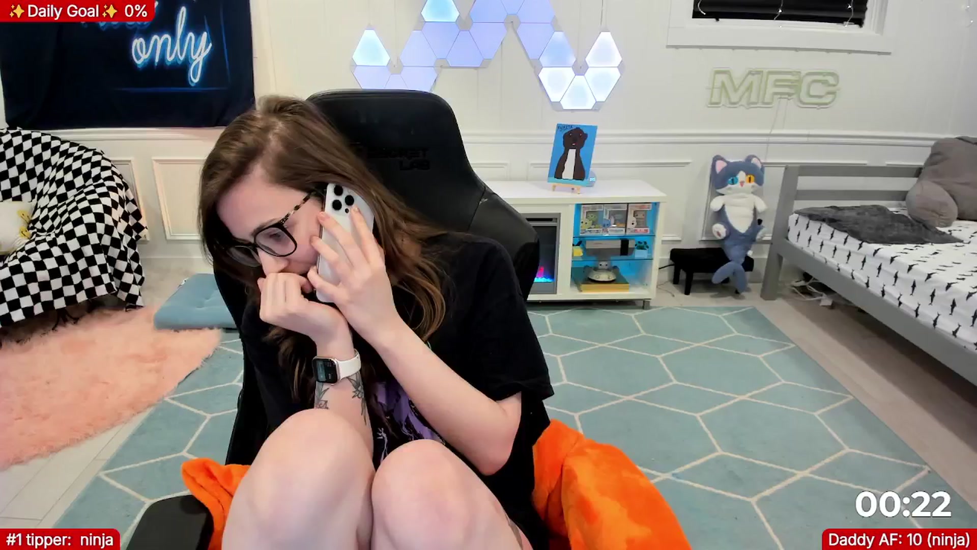 Gallery image thumbnail from TheSharkQueen's myfreecams stream on, 02/18/2026, 02:04 image 16 of 20
