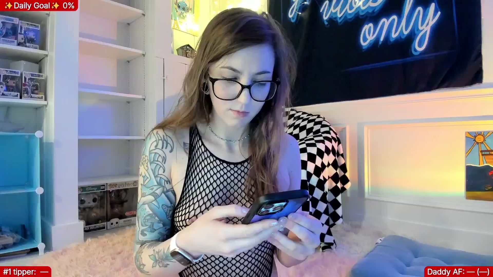 Gallery image thumbnail from TheSharkQueen's myfreecams stream on, 02/19/2026, 03:05 image 1 of 20