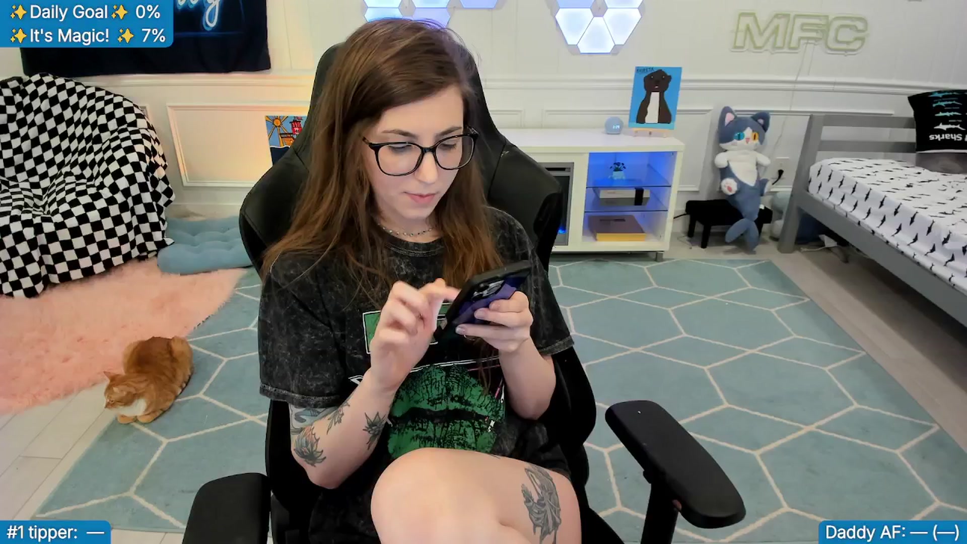 Gallery image thumbnail from TheSharkQueen's myfreecams stream on, 02/27/2026, 06:18 image 19 of 20