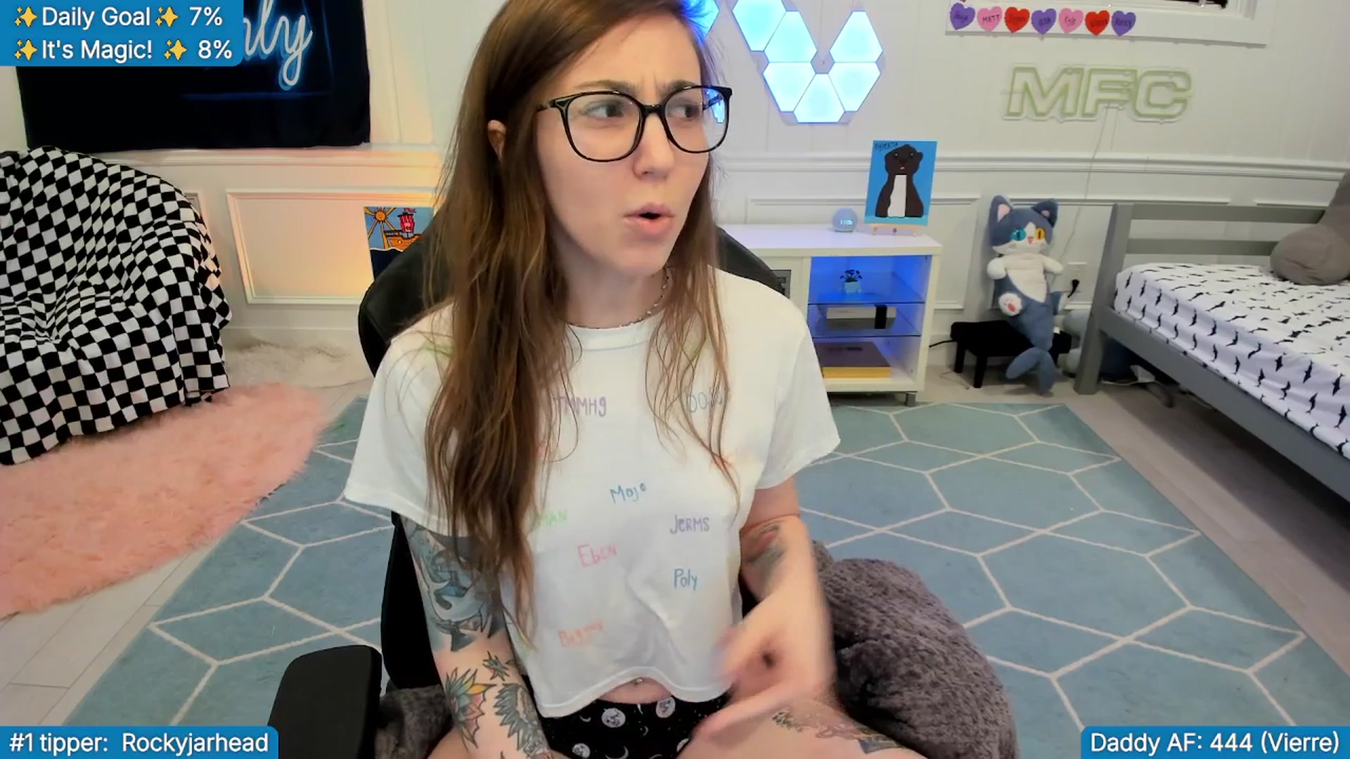Gallery image thumbnail from TheSharkQueen's myfreecams stream on, 02/28/2026, 05:55 image 12 of 20