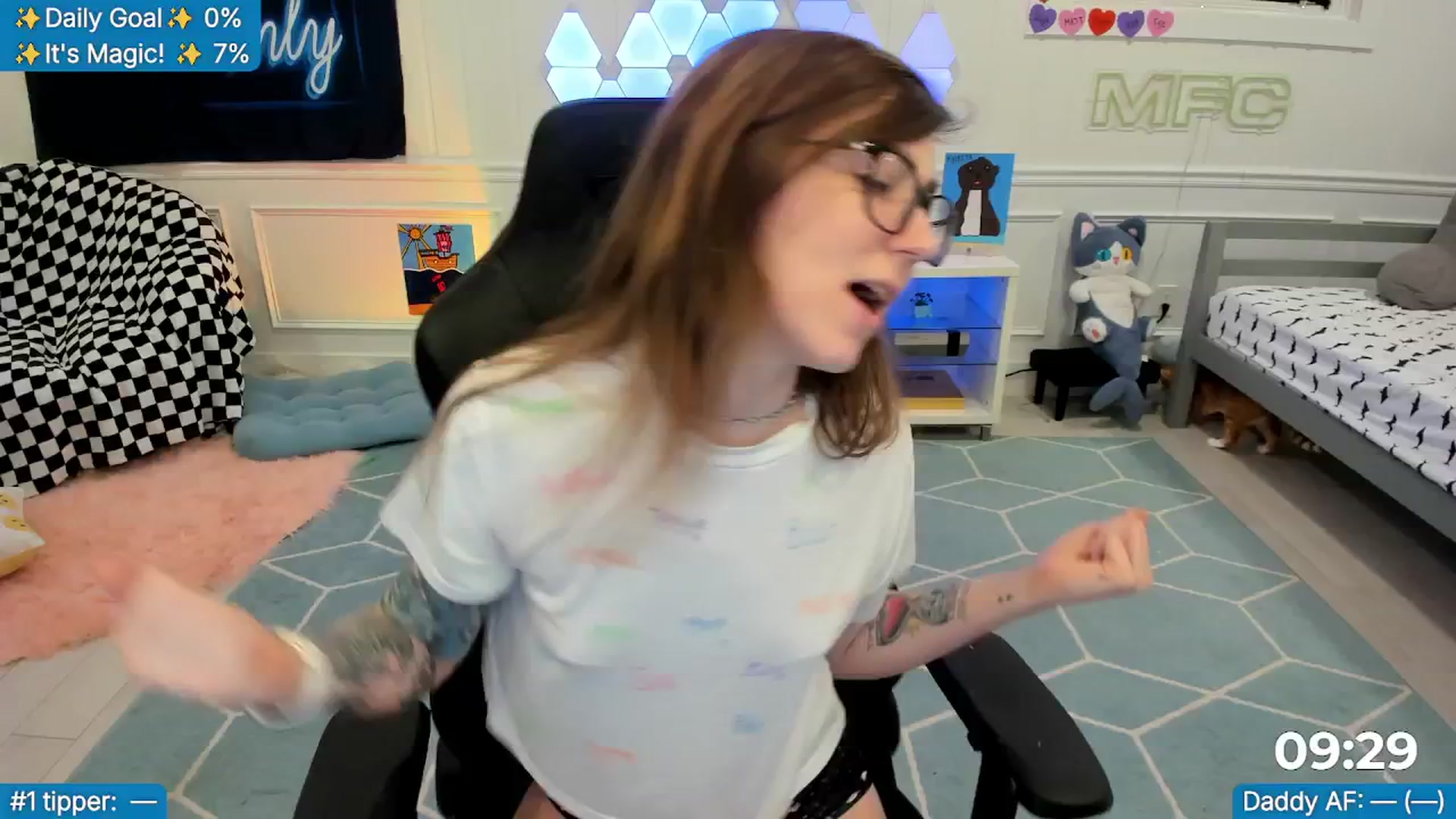 Gallery image thumbnail from TheSharkQueen's myfreecams stream on, 02/28/2026, 05:55 image 1 of 20