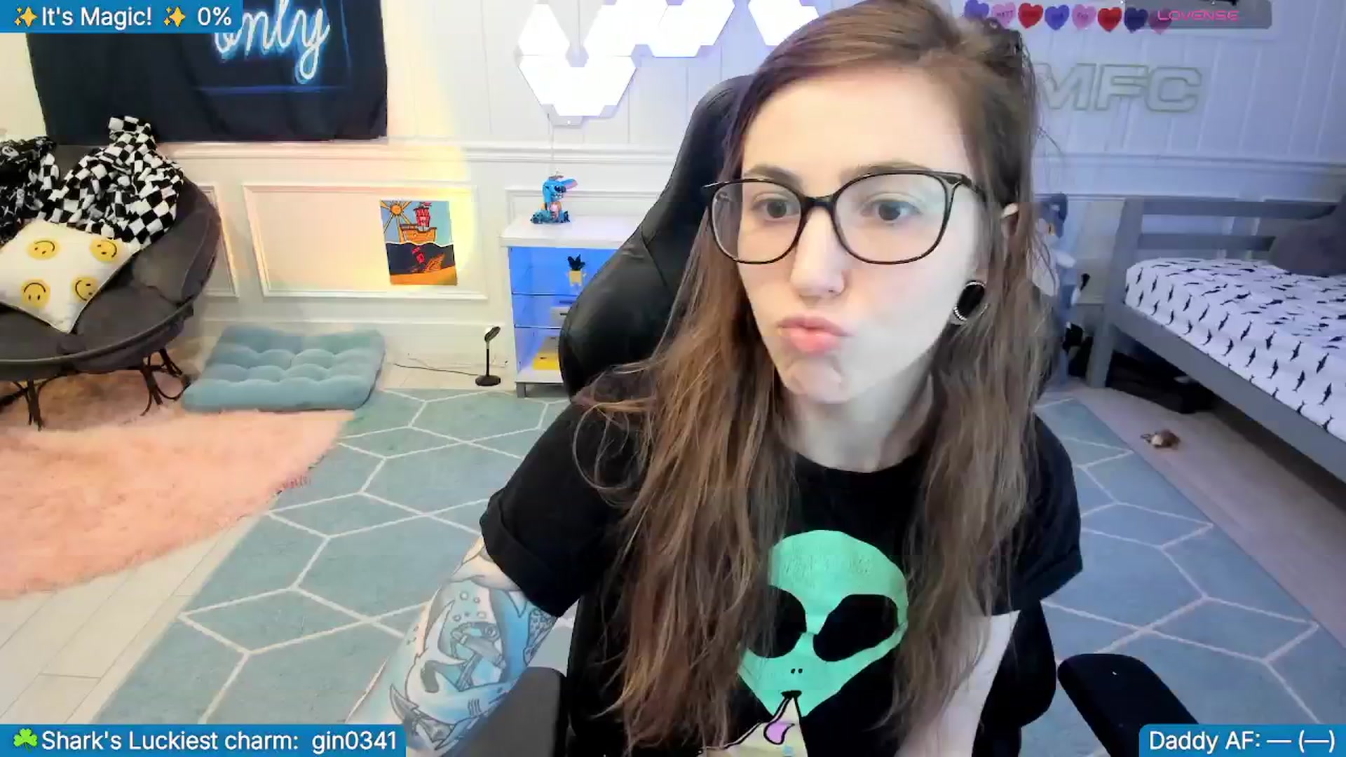 Gallery image thumbnail from TheSharkQueen's myfreecams stream on, 03/04/2026, 06:08 image 1 of 20