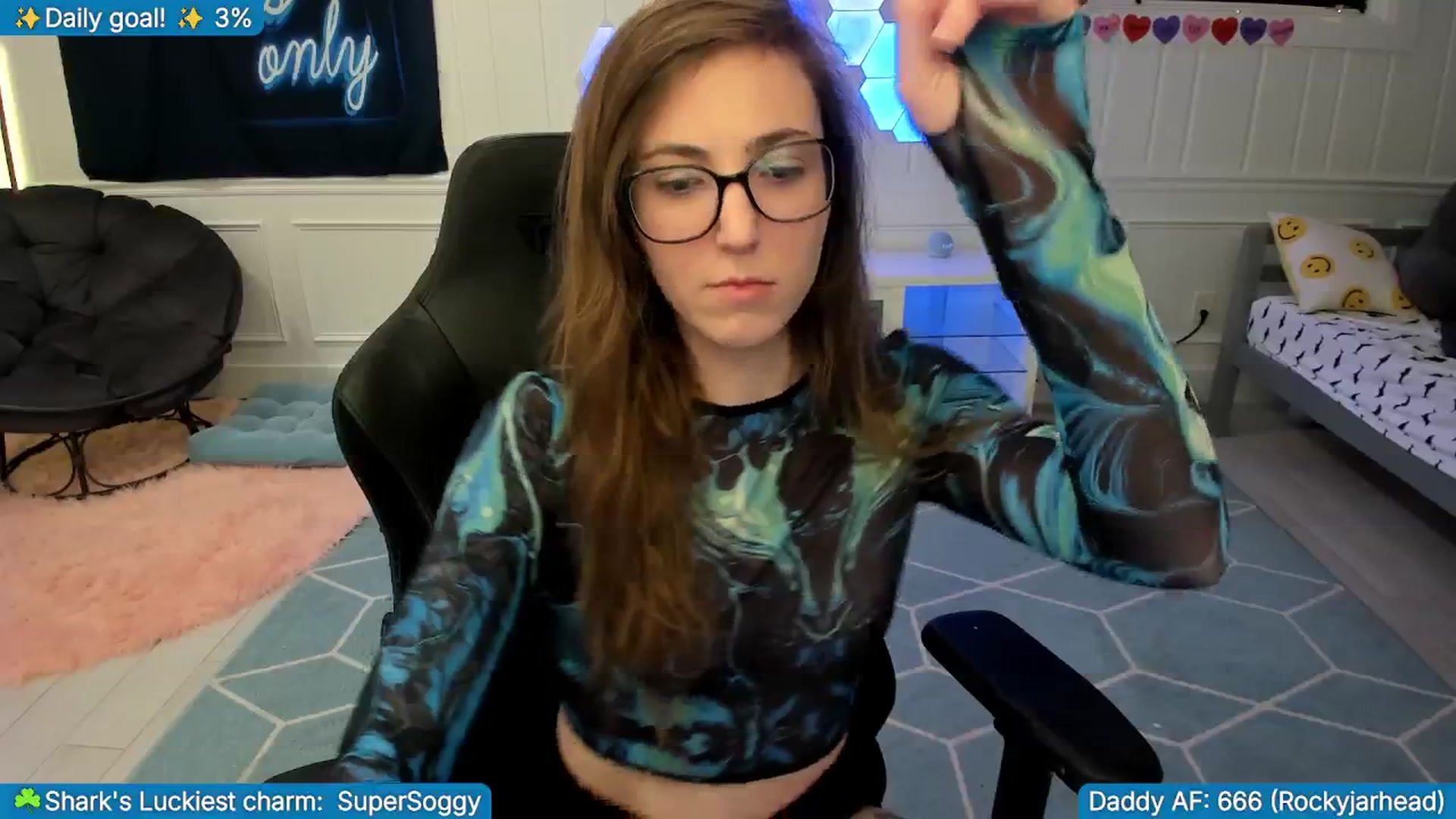 Gallery image thumbnail from TheSharkQueen's myfreecams stream on, 03/12/2026, 03:58 image 15 of 20