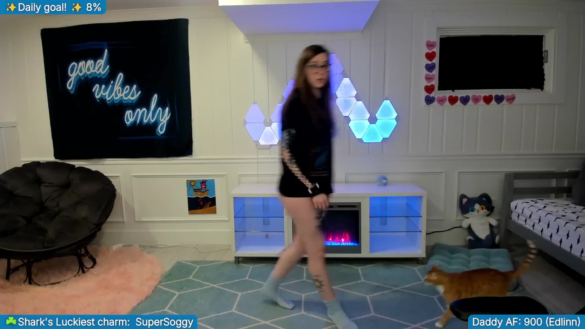 Gallery image thumbnail from TheSharkQueen's myfreecams stream on, 03/14/2026, 03:39 image 18 of 20