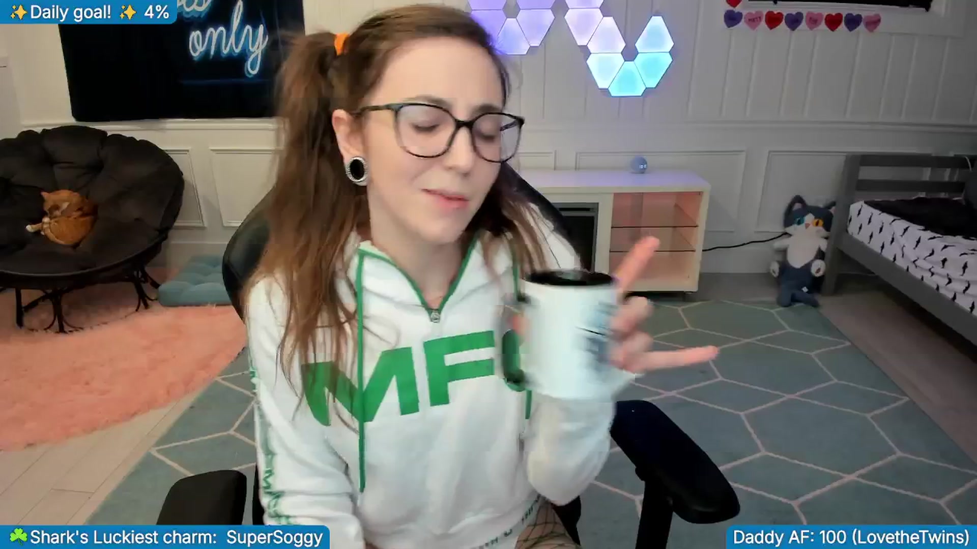Gallery image thumbnail from TheSharkQueen's myfreecams stream on, 03/18/2026, 02:20 image 14 of 20