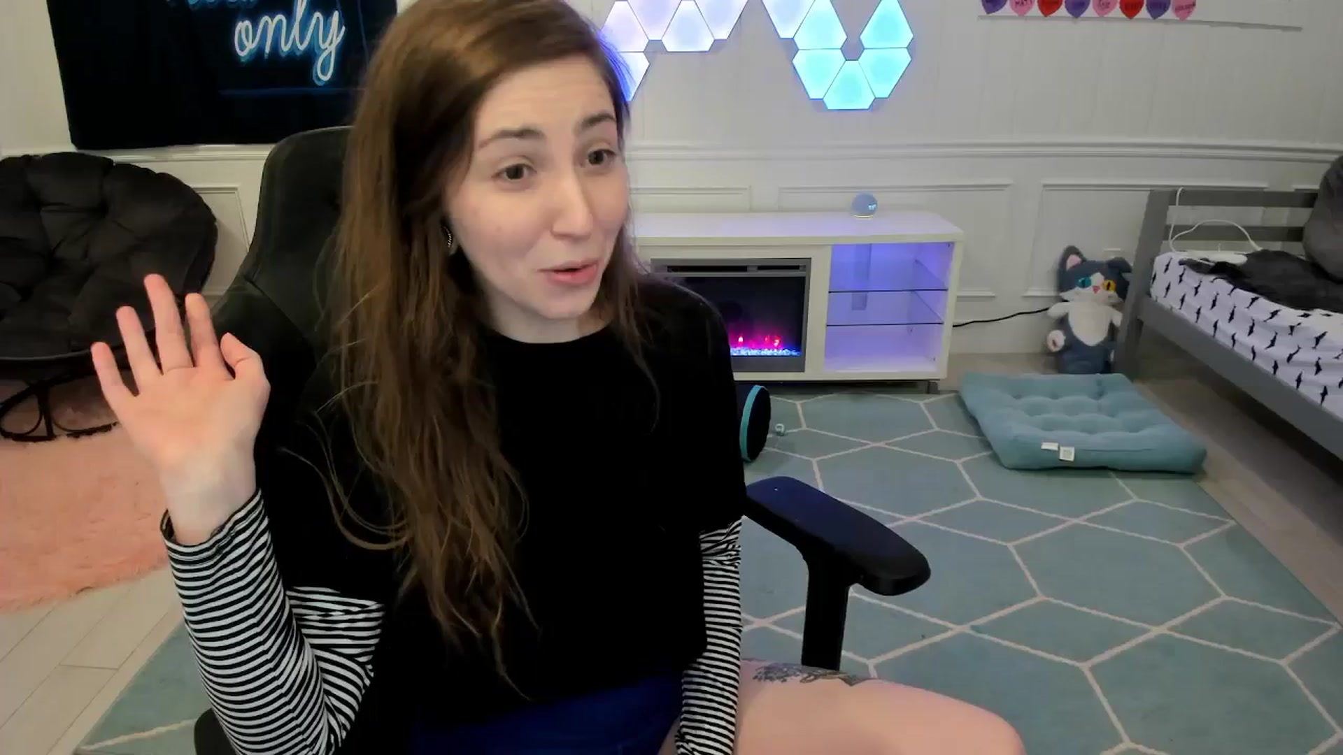 Gallery image thumbnail from TheSharkQueen's myfreecams stream on, 03/21/2026, 06:05 image 1 of 20