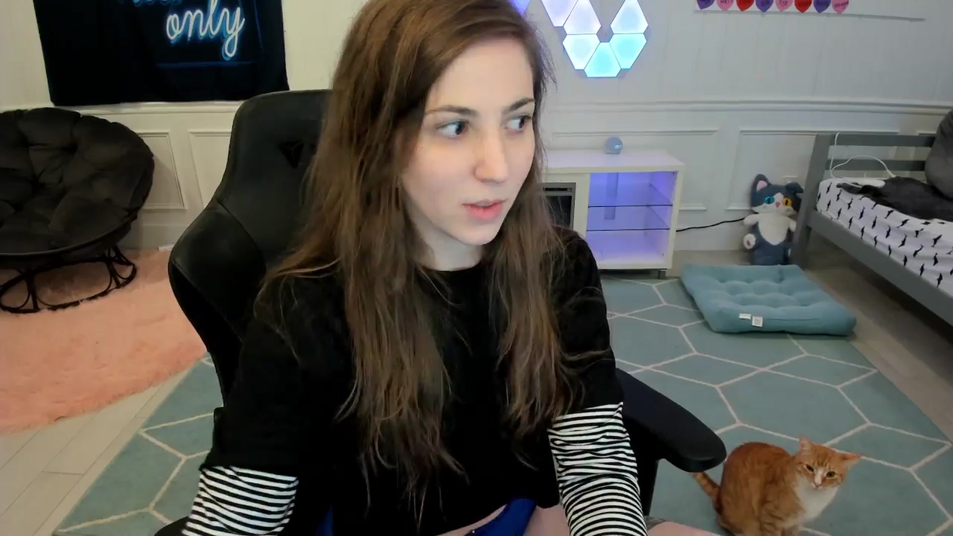 Gallery image thumbnail from TheSharkQueen's myfreecams stream on, 03/21/2026, 06:05 image 2 of 20