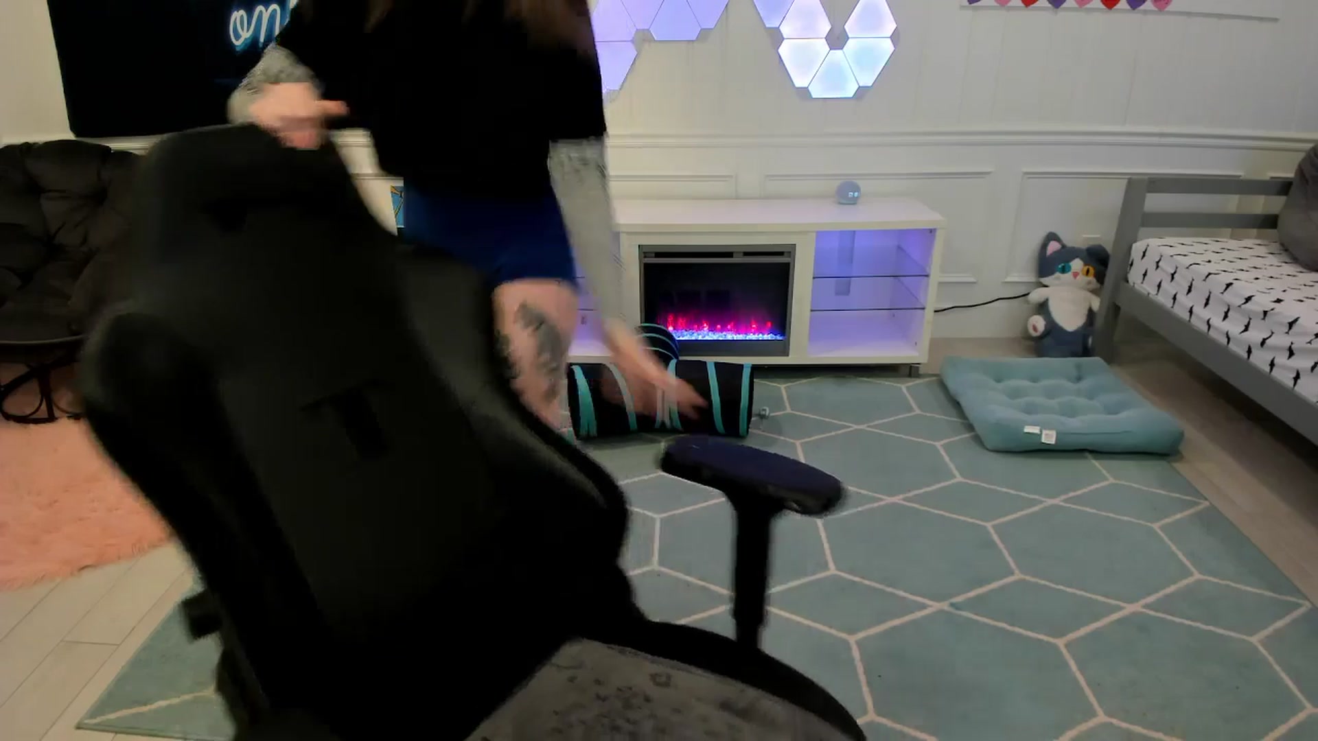Gallery image thumbnail from TheSharkQueen's myfreecams stream on, 03/21/2026, 06:05 image 7 of 20