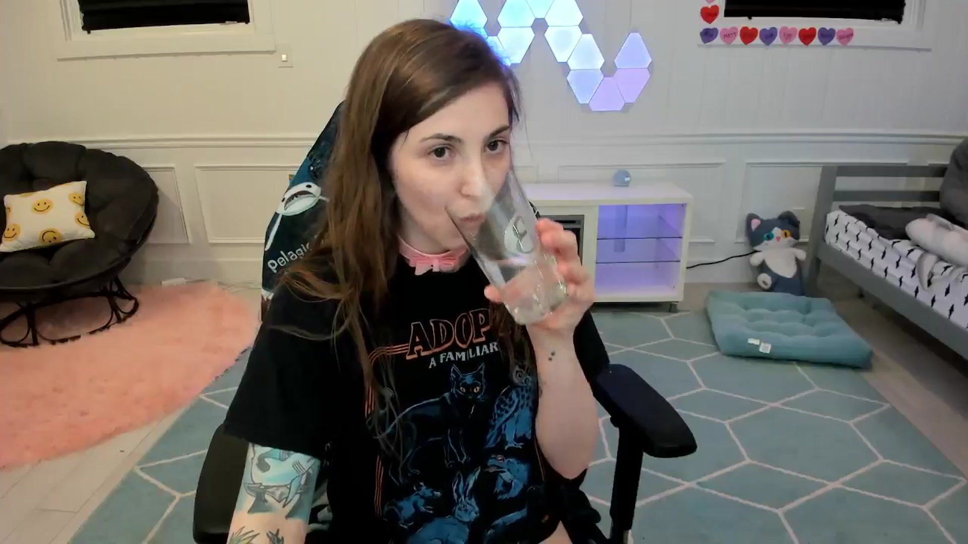 Gallery image thumbnail from TheSharkQueen's myfreecams stream on, 03/21/2026, 06:32 image 16 of 20