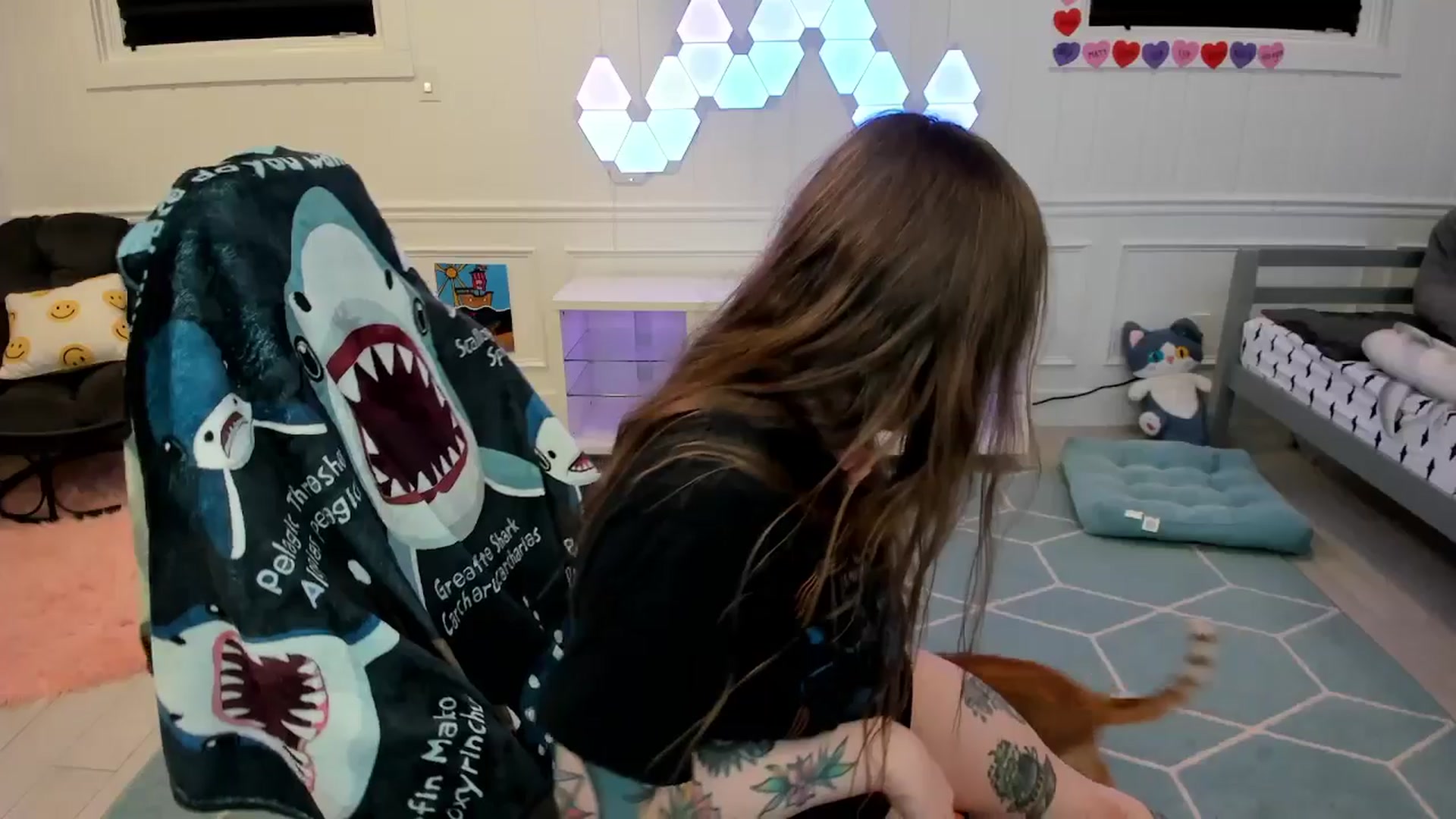 Gallery image thumbnail from TheSharkQueen's myfreecams stream on, 03/21/2026, 06:32 image 18 of 20