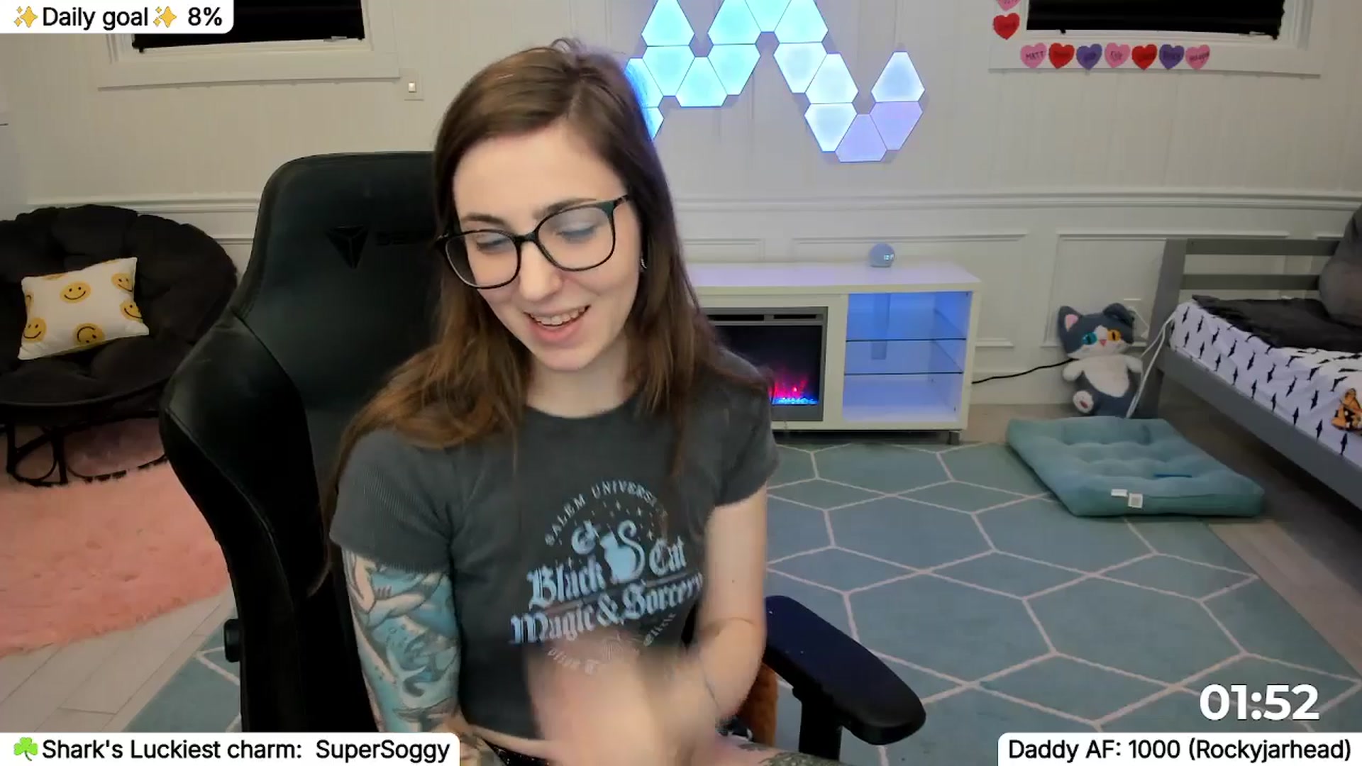 Gallery image thumbnail from TheSharkQueen's myfreecams stream on, 03/22/2026, 05:23 image 12 of 20