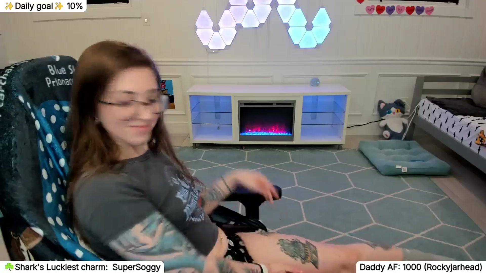 Gallery image thumbnail from TheSharkQueen's myfreecams stream on, 03/22/2026, 05:23 image 16 of 20