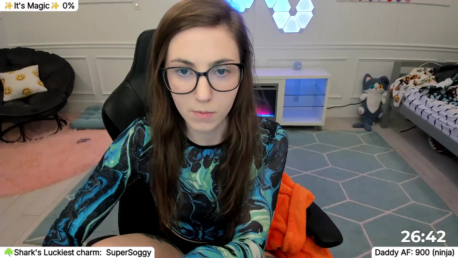 Gallery image thumbnail from TheSharkQueen's myfreecams stream on, 03/25/2026, 03:24 image 13 of 20