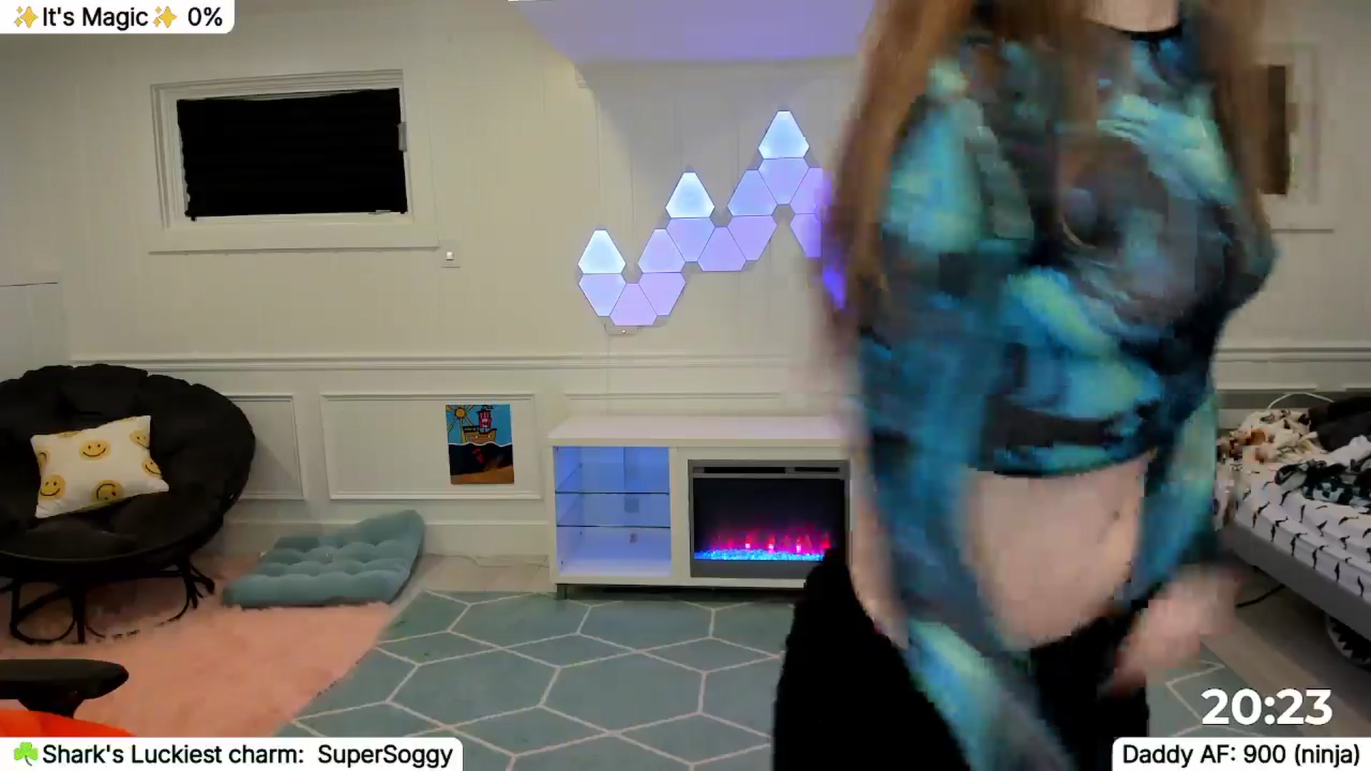 Gallery image thumbnail from TheSharkQueen's myfreecams stream on, 03/25/2026, 03:24 image 17 of 20