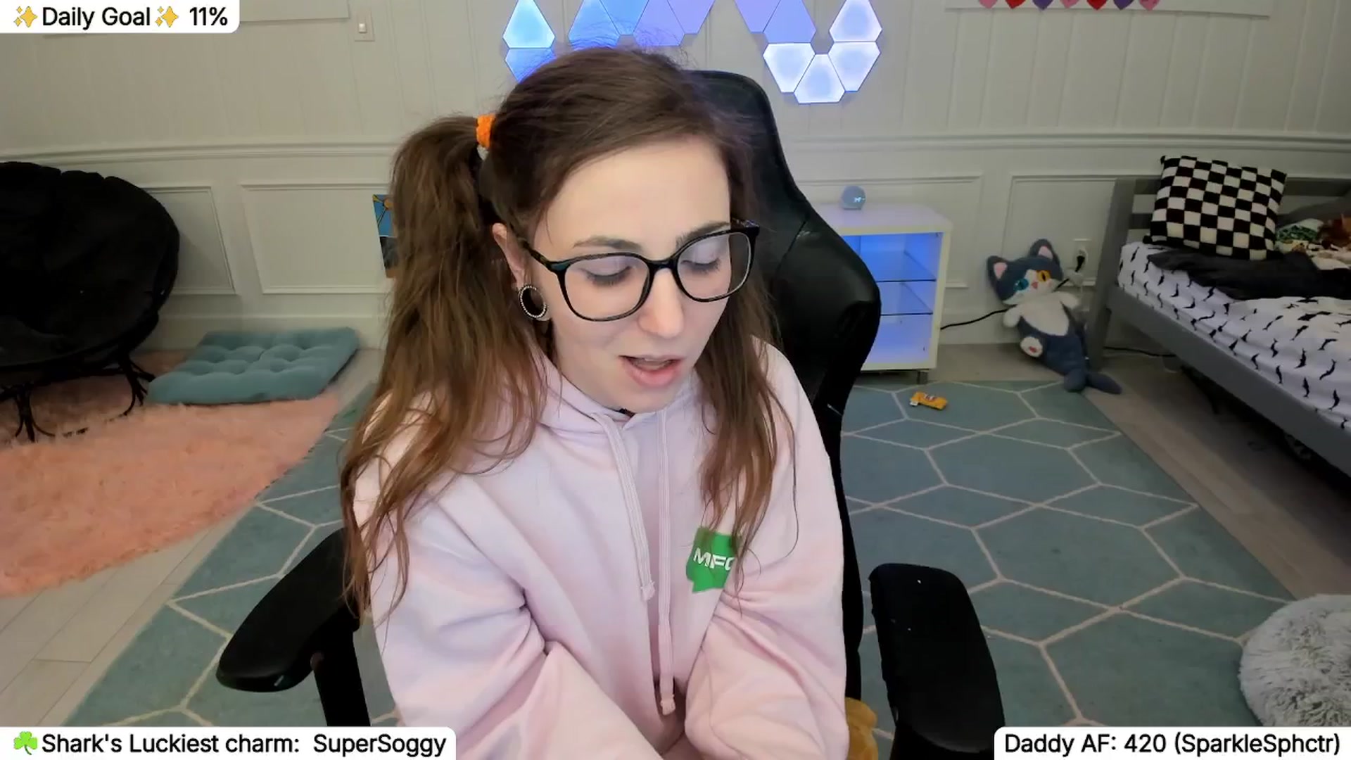 Gallery image thumbnail from TheSharkQueen's myfreecams stream on, 03/28/2026, 06:32 image 11 of 20