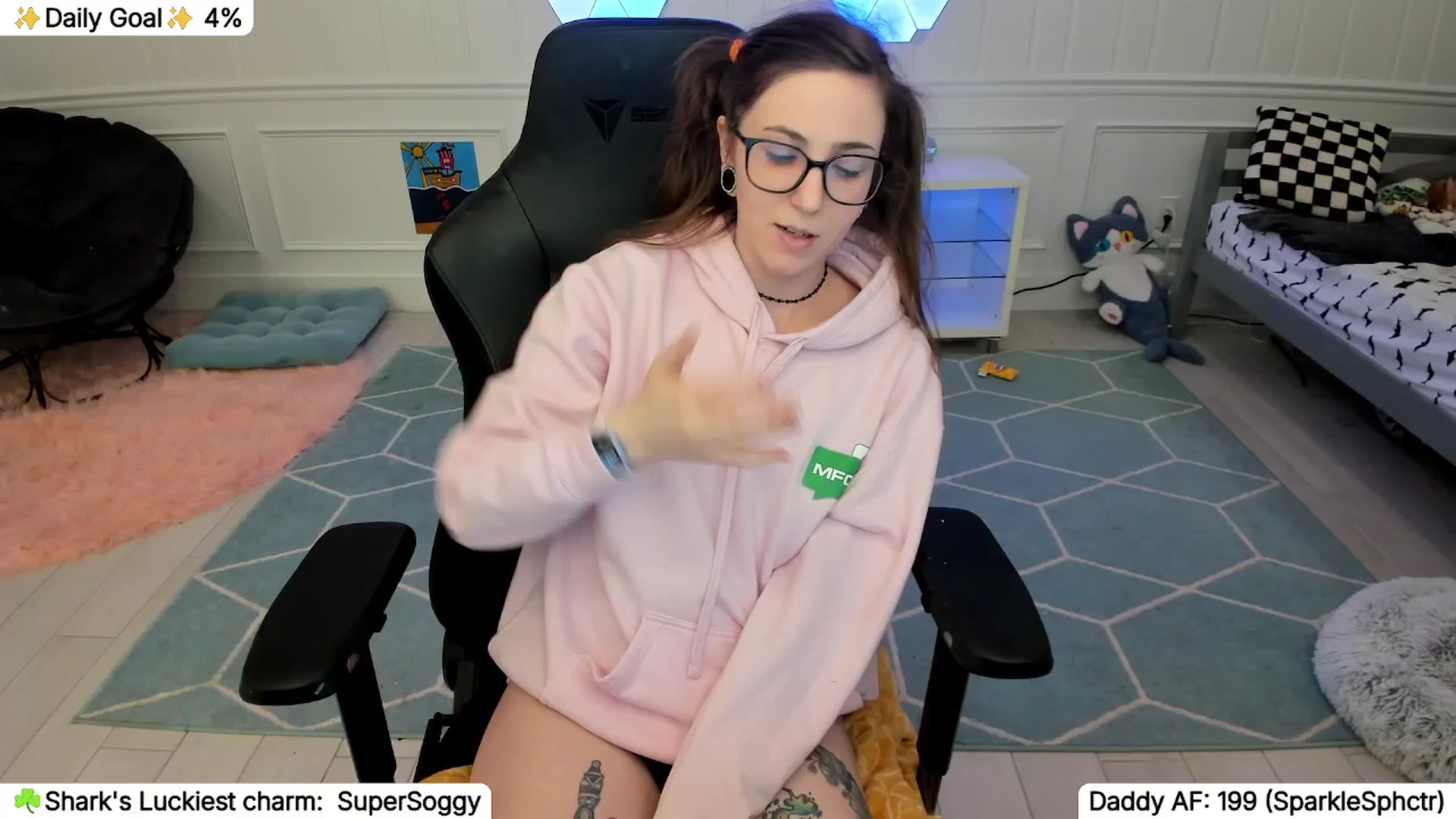 Gallery image thumbnail from TheSharkQueen's myfreecams stream on, 03/28/2026, 06:32 image 3 of 20