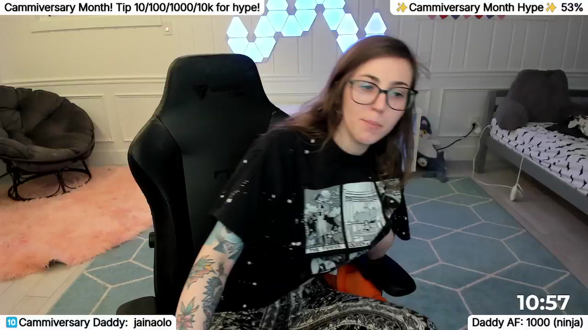 Gallery image thumbnail from TheSharkQueen's myfreecams stream on, 04/02/2026, 21:48 image 4 of 20