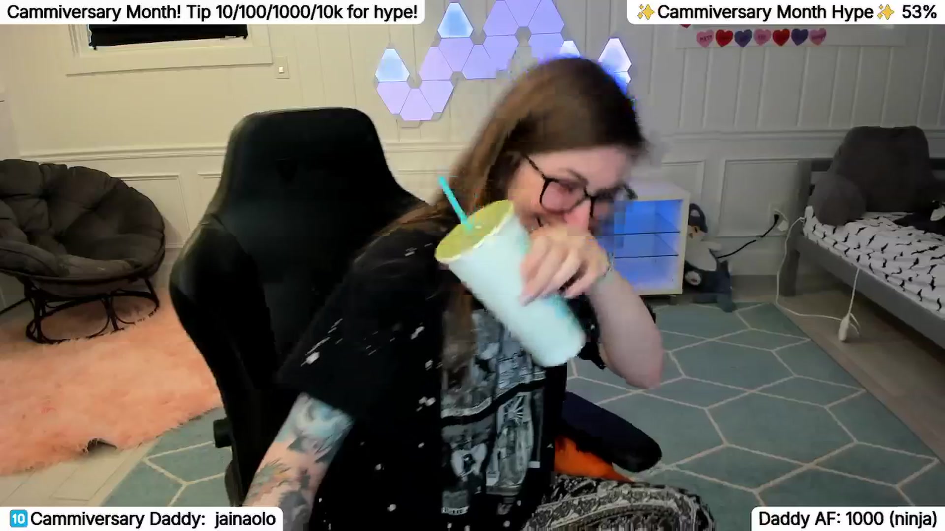 Gallery image thumbnail from TheSharkQueen's myfreecams stream on, 04/02/2026, 21:48 image 16 of 20