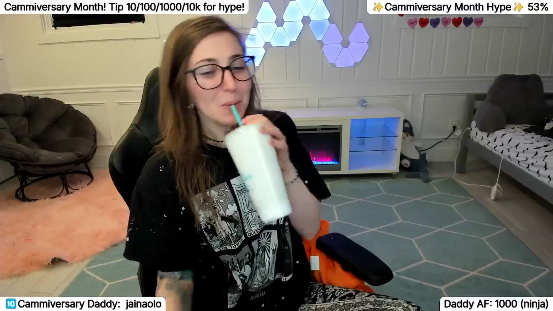 Gallery image thumbnail from TheSharkQueen's myfreecams stream on, 04/02/2026, 21:48 image 15 of 20