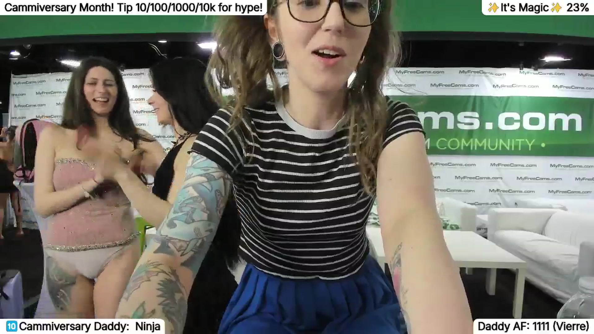 Gallery image thumbnail from TheSharkQueen's myfreecams stream on, 04/12/2026, 02:05 image 5 of 20