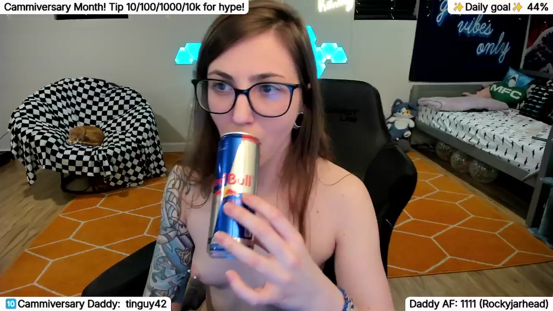 Gallery image thumbnail from TheSharkQueen's myfreecams stream on, 04/22/2026, 06:22 image 16 of 20