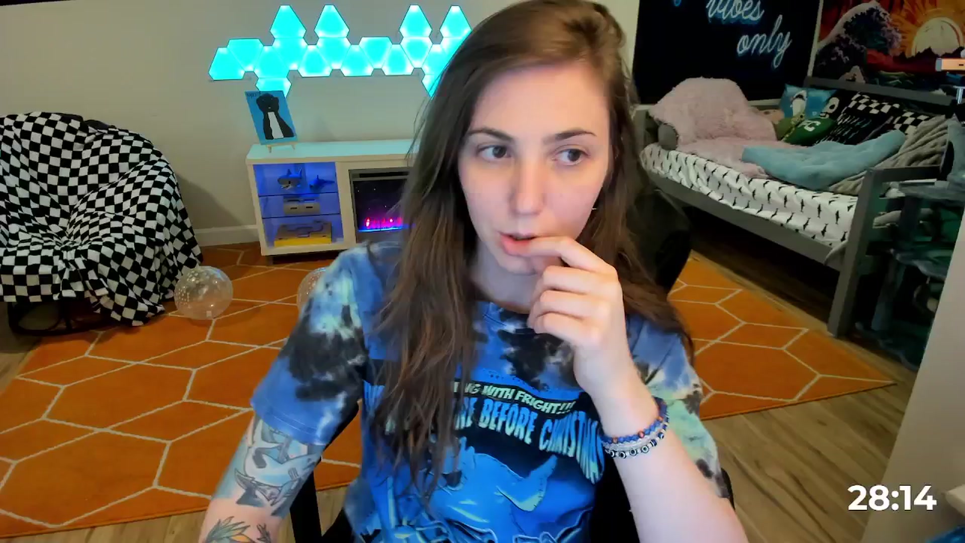 Gallery image thumbnail from TheSharkQueen's myfreecams stream on, 04/24/2026, 07:03 image 20 of 20