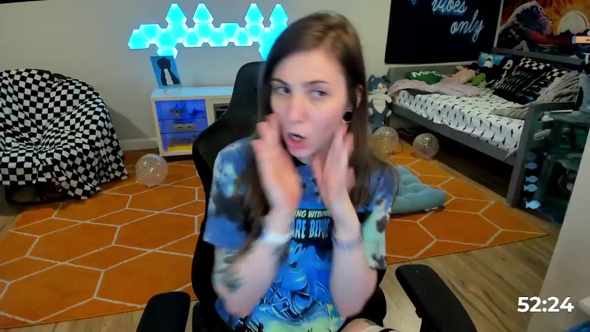 Gallery image thumbnail from TheSharkQueen's myfreecams stream on, 04/24/2026, 07:03 image 11 of 20