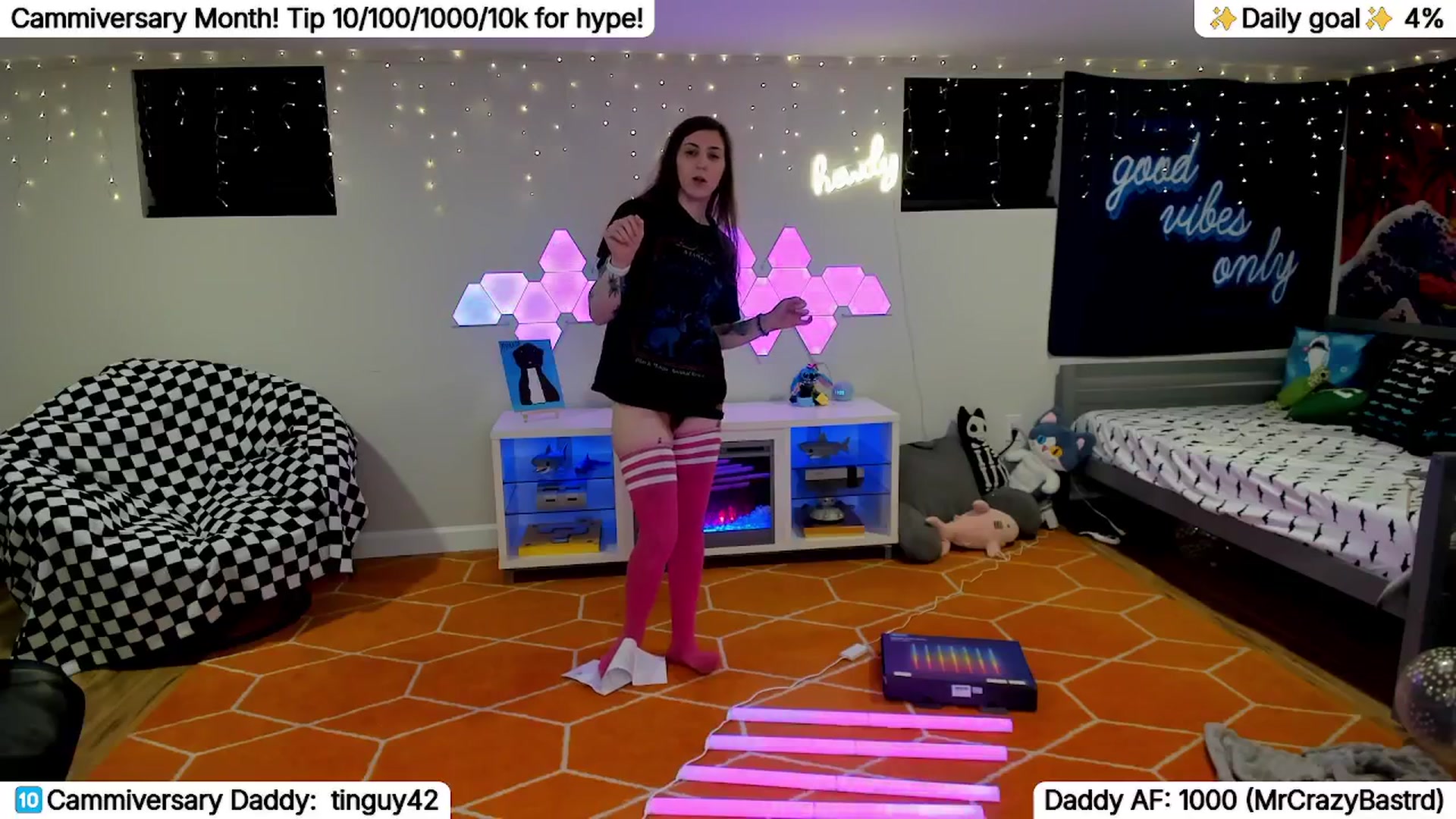 Gallery image thumbnail from TheSharkQueen's myfreecams stream on, 04/25/2026, 03:42 image 19 of 20