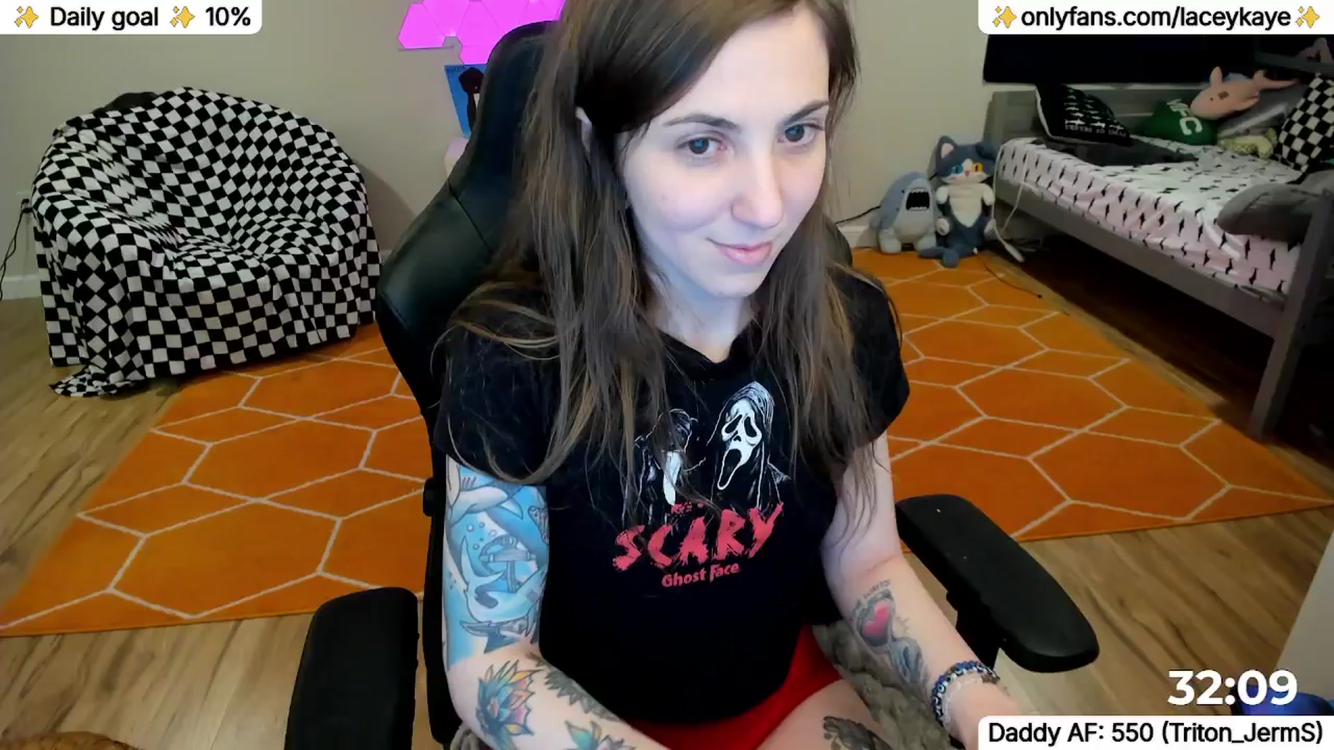Gallery image thumbnail from TheSharkQueen's myfreecams stream on, 05/02/2026, 07:47 image 13 of 20