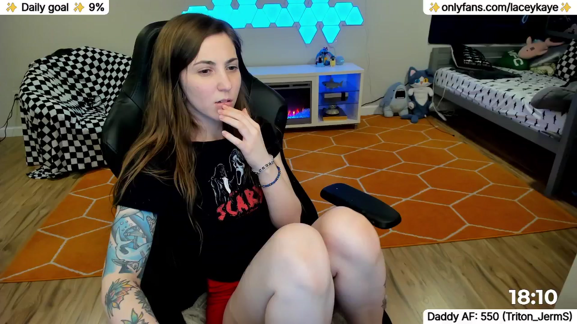 Gallery image thumbnail from TheSharkQueen's myfreecams stream on, 05/02/2026, 07:47 image 10 of 20