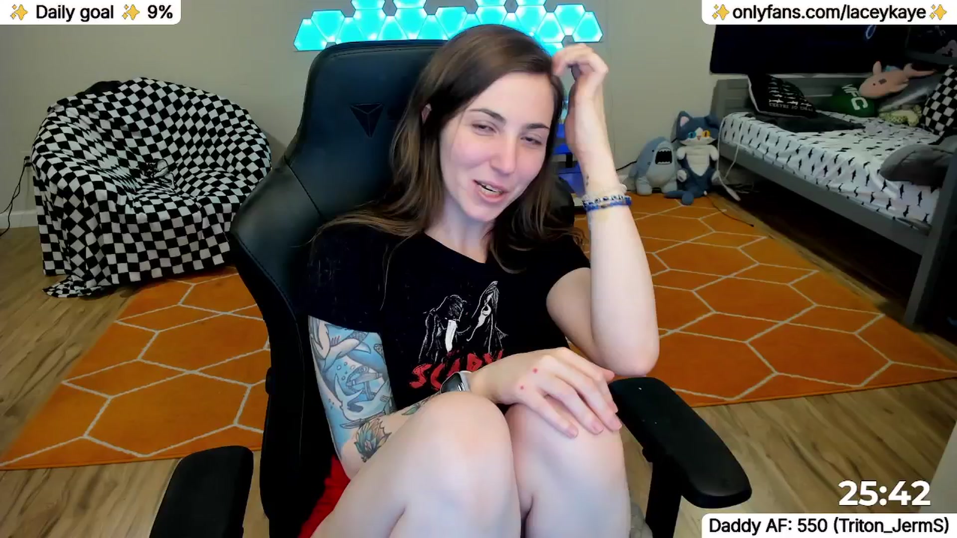 Gallery image thumbnail from TheSharkQueen's myfreecams stream on, 05/02/2026, 07:47 image 9 of 20