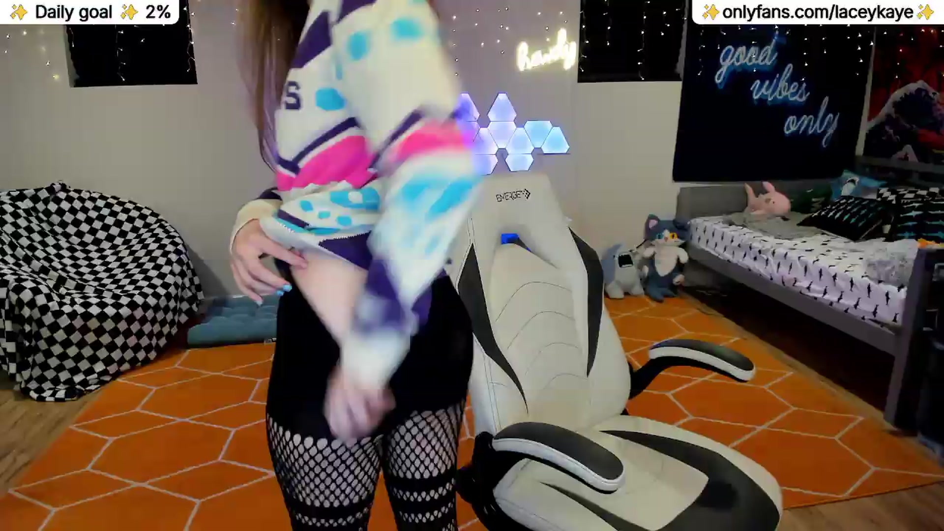Gallery image thumbnail from TheSharkQueen's myfreecams stream on, 05/09/2026, 04:51 image 6 of 20