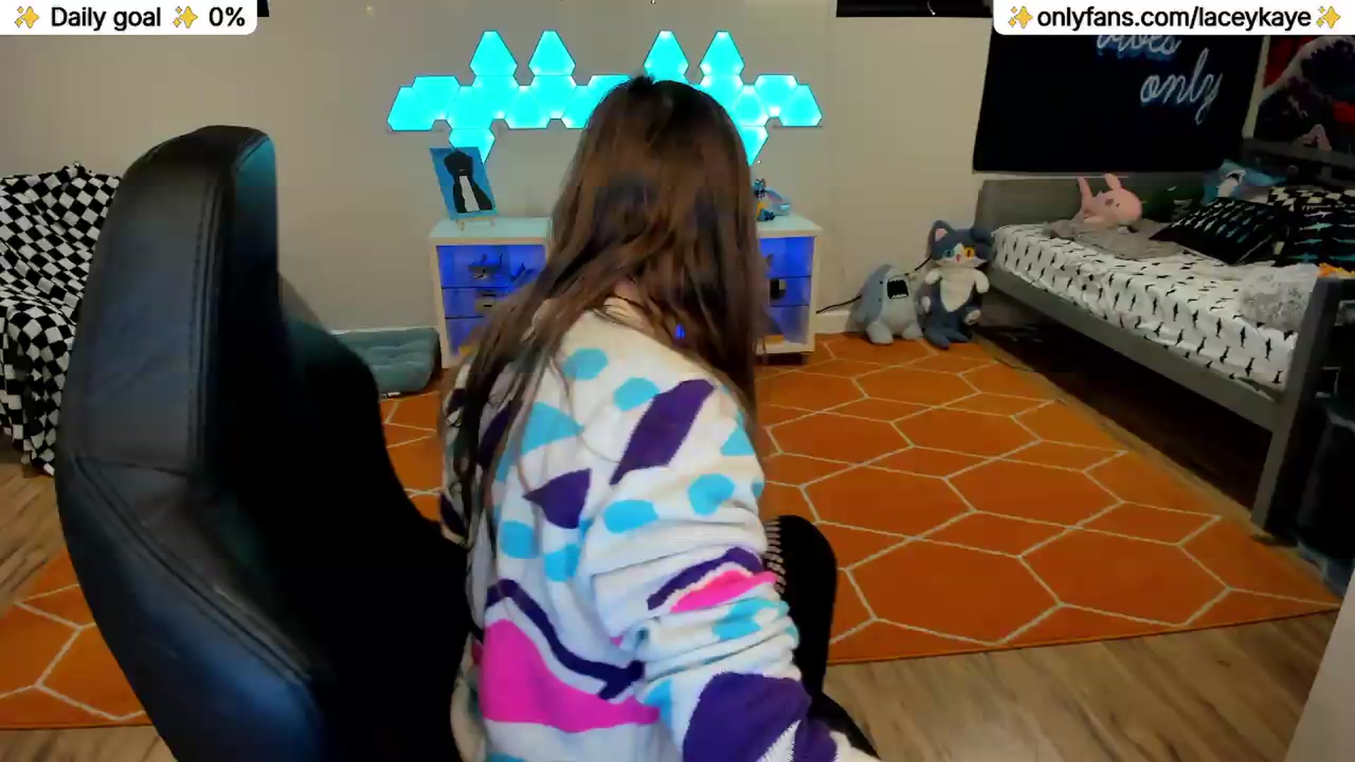 Gallery image thumbnail from TheSharkQueen's myfreecams stream on, 05/09/2026, 04:51 image 2 of 20